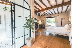 Dome Standard | 迷你吧、客房内保险箱、办公桌、免费 WiFi