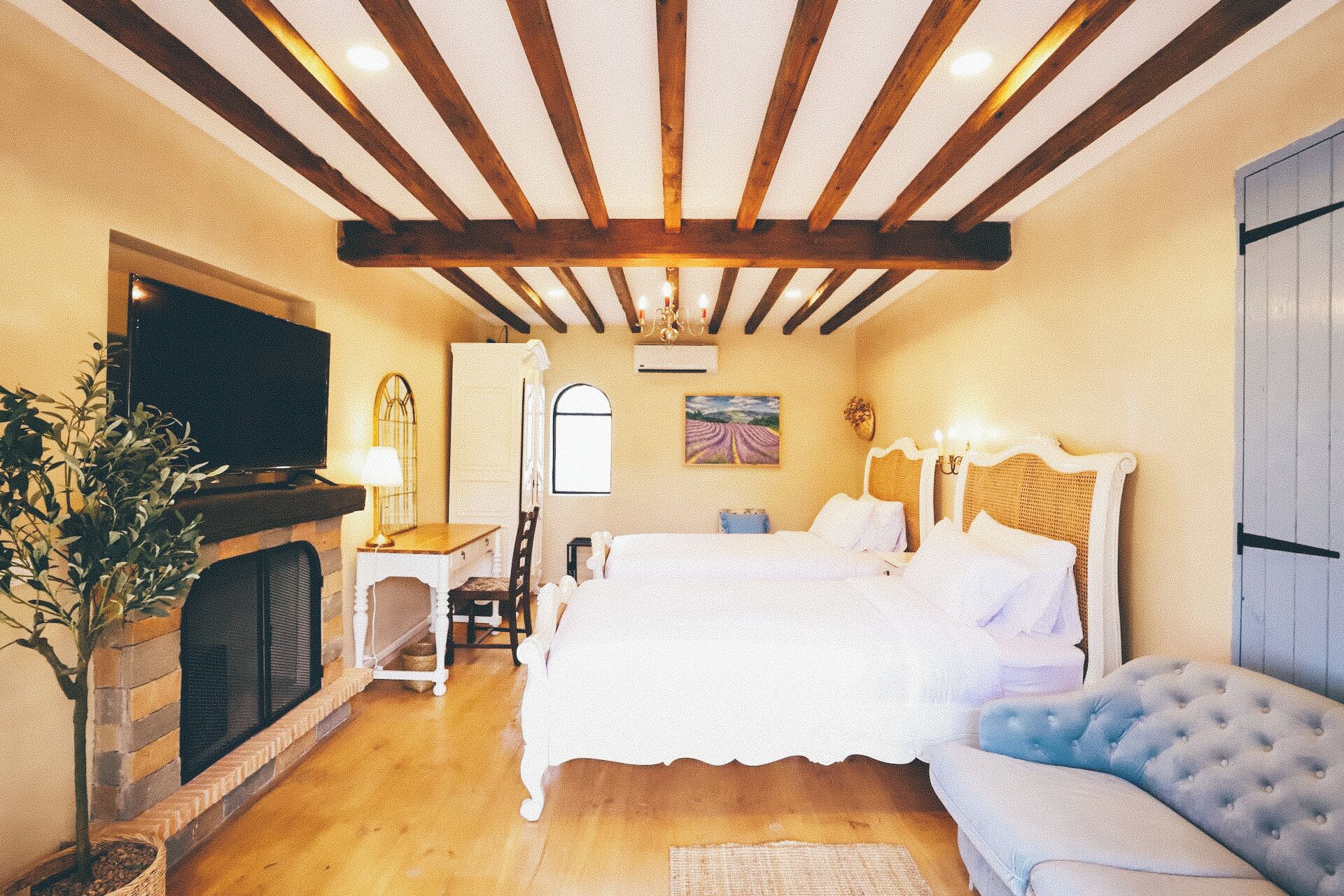 Minibar, caja de seguridad en la habitación, escritorio y wifi gratis 