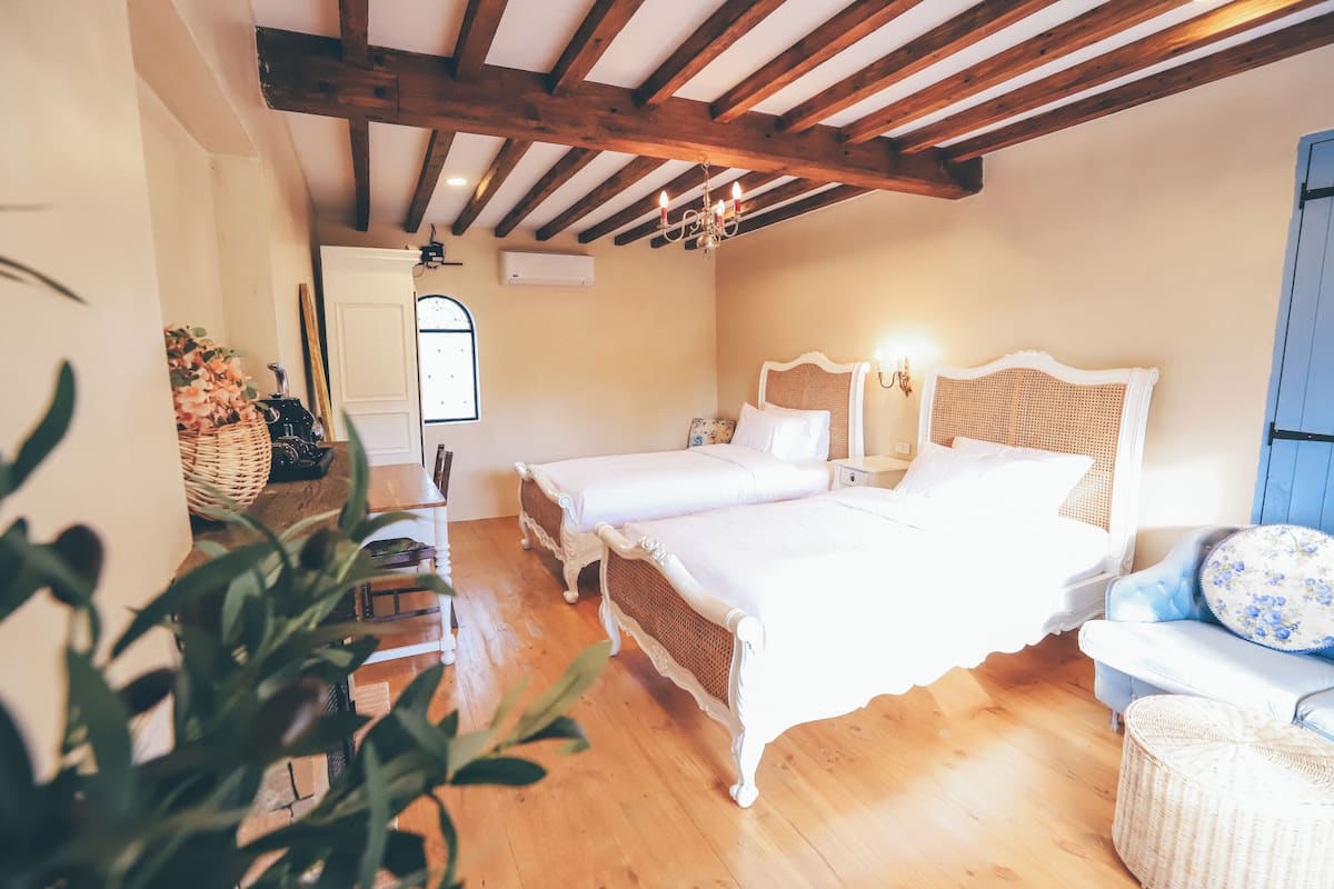 Minibar, in-room safe, desk, free WiFi