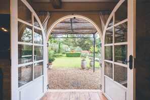 Minibar, caja de seguridad en la habitación, escritorio y wifi gratis 