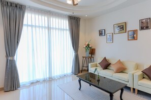 Exclusive ház | Nappalirész | LED-tévé és fizetős filmek