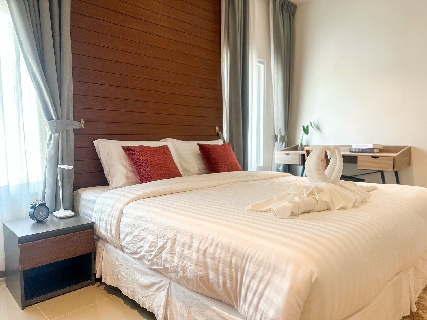 Ameublement personnalisé, Wi-Fi gratuit, draps fournis