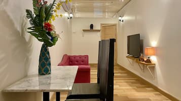 Standard Cabin | Individually furnished, free WiFi, bed sheets