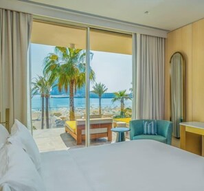 5 slaapkamers, een bureau, een strijkplank/strijkijzer, wifi