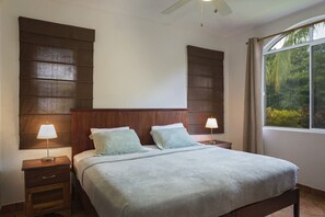 2 bedrooms, travel cot, free WiFi, bed sheets