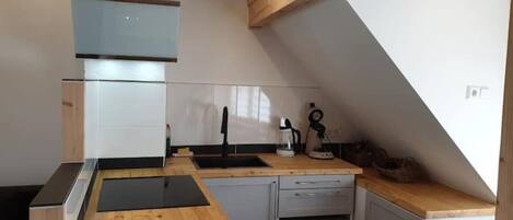 Kühlschrank, Ofen, Herdplatte, Geschirrspüler