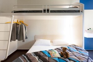 ห้องทริปเปิล | ตกแต่งพิเศษโดยเฉพาะ, โต๊ะทำงาน, พื้นที่ทำงานแบบใช้แล็ปท็อป