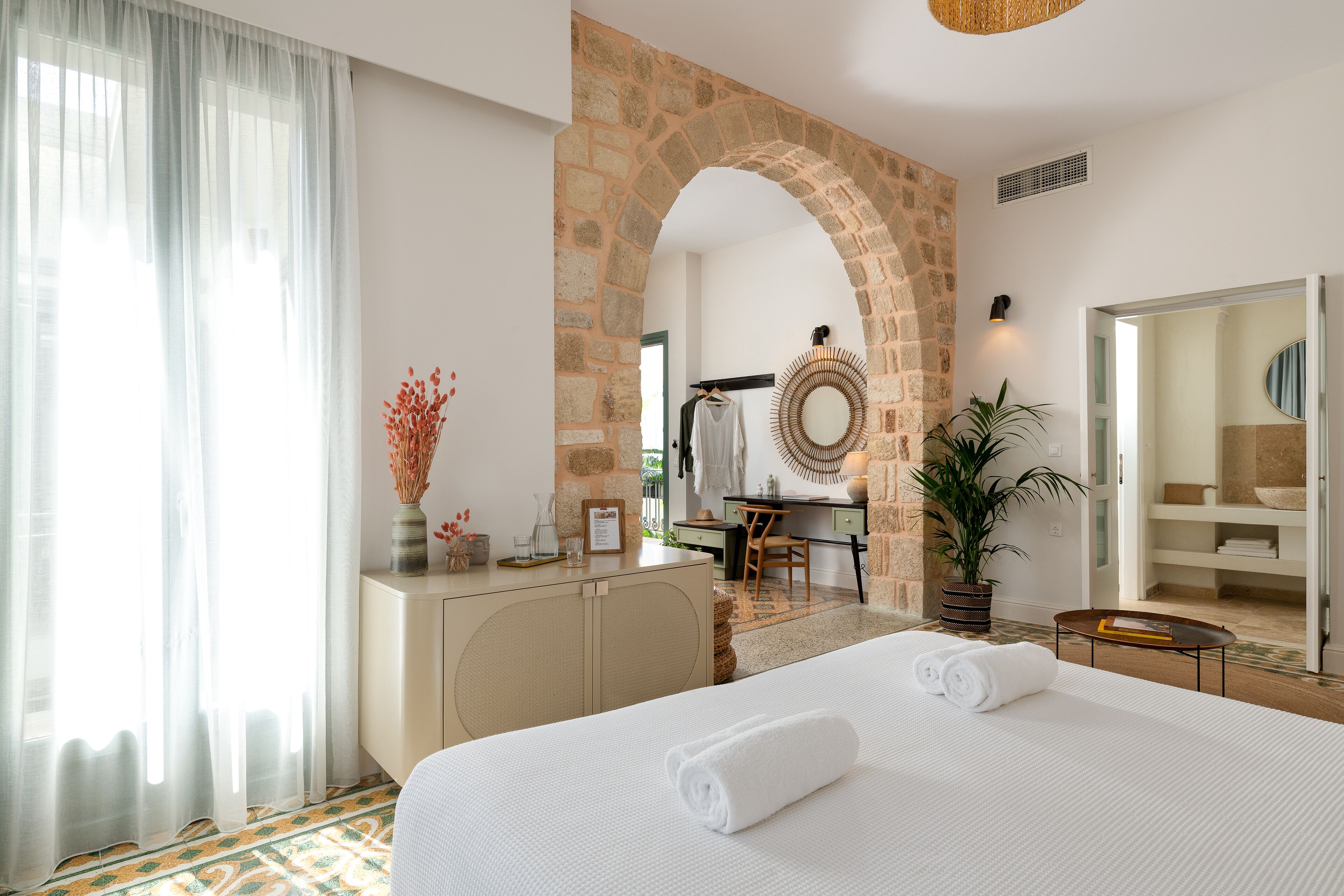 Minibar, in-room safe, blackout curtains, iron/ironing board