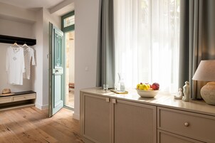 Deluxe szoba kétszemélyes ággyal | Minibár, széf a szobában, sötétítőfüggöny és vasaló/vasalódeszka