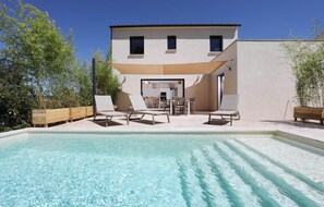 Pool - L'Olivier villa with private pool (Vers-Pont-du-Gard)