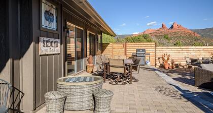 Prime Uptown Location, Walk to Shops, Red Rock Views, Hot Tub & Yoga Mats!