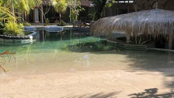 15 outdoor pools