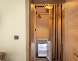 Habitación de diseño, 1 cama de matrimonio, fumadores, vistas al jardín | Ropa de cama de alta calidad, colchones Select Comfort, minibar