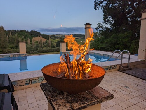 Idyllic artist's country house with pool & yoga room in a secluded location