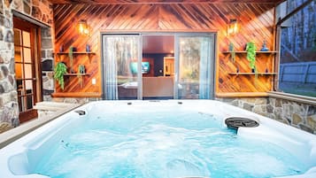 Bain à remous extérieur