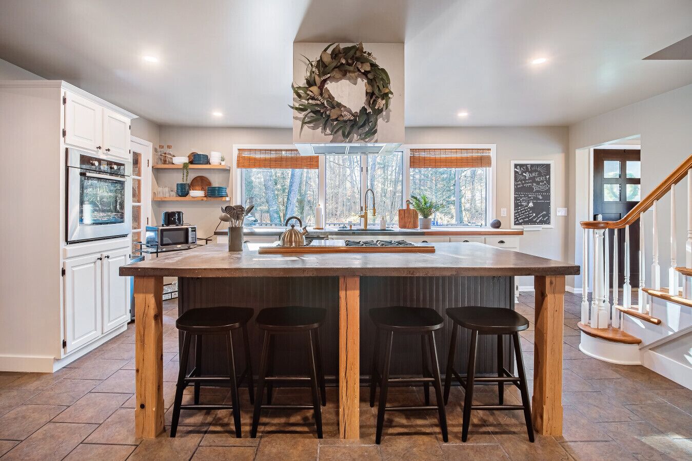 冰箱、微波炉、烤箱、炉灶