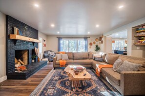 テレビ、ストリーミングサービス、ステレオ