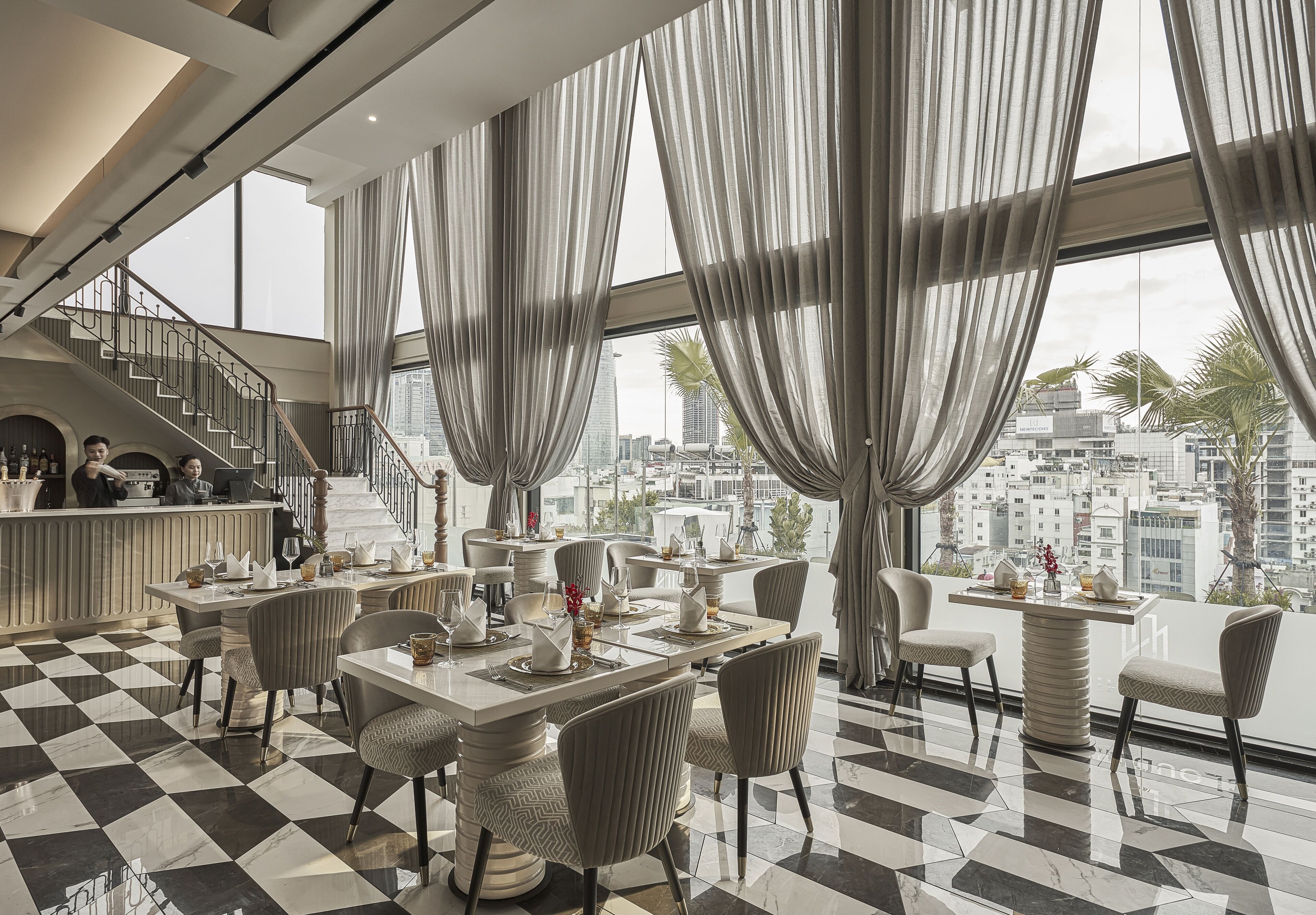 2 restaurants, serveren ontbijt, lunch, diner, Vietnamese gerechten