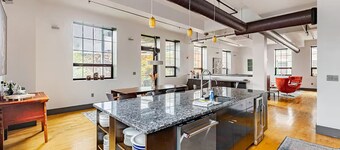 PVDLoft ︙ Curated Design ︙ Prime Walkable Locale ︙ Near Brown & RISD