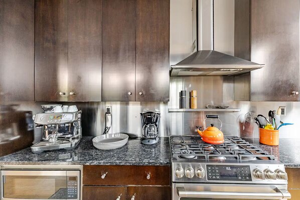 Fridge, microwave, oven, stovetop