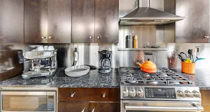 PVDLoft ︙ Curated Design ︙ Prime Walkable Locale ︙ Near Brown & RISD