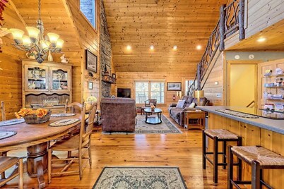 Black Bear Cabin  by Chatuge Home Concierge<br>hot tub, pool table