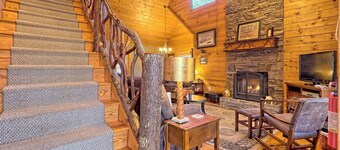 Black Bear Cabin by Chatuge Home Concierge | Hot Tub · Pool Table