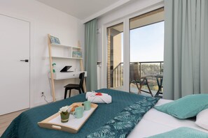 1 bedroom, desk, iron/ironing board, WiFi