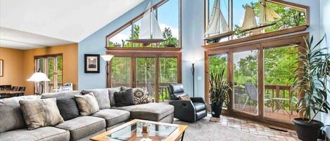 TV, fireplace, DVD player, offices