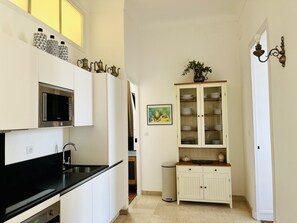 Fridge, microwave, oven, stovetop - Villa 22 people (Mandelieu-la-Napoule)