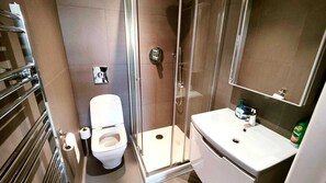 City Apartment | 2 bedrooms, iron/ironing board, free WiFi, bed sheets