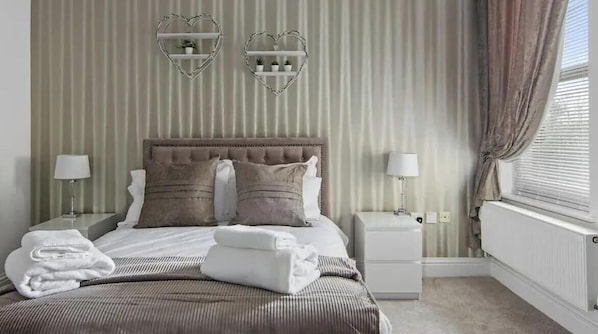 2 bedrooms, iron/ironing board, WiFi, bed sheets