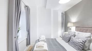 2 bedrooms, iron/ironing board, WiFi, bed sheets
