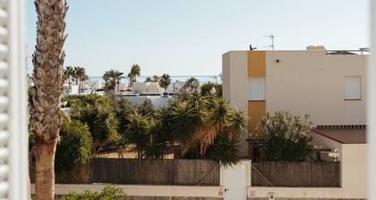 Casa Chafarinas · 4 bedrooms, 270 m from the beach, Vera
