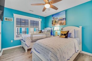 3 chambres, fer et planche à repasser, Wi-Fi, draps fournis