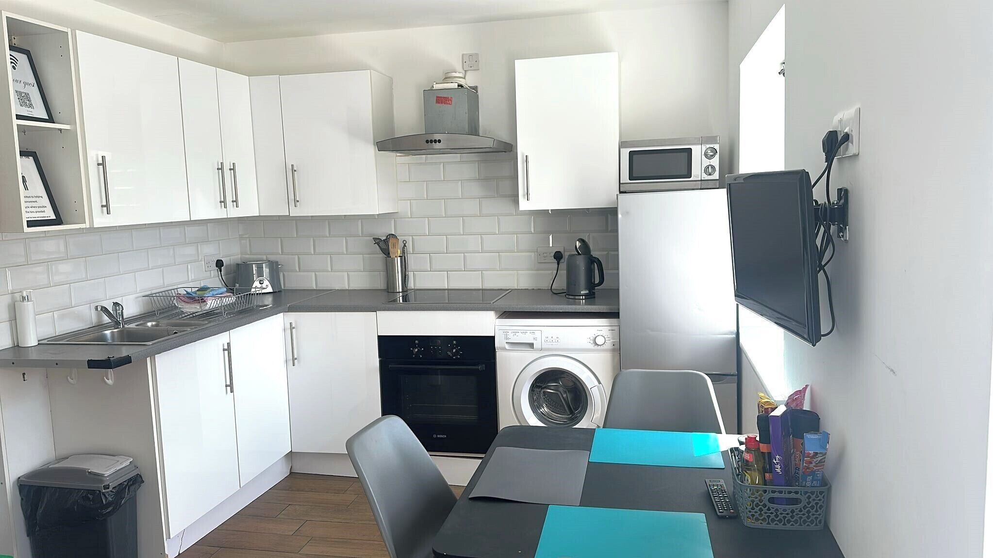 Fridge, microwave, oven, coffee/tea maker