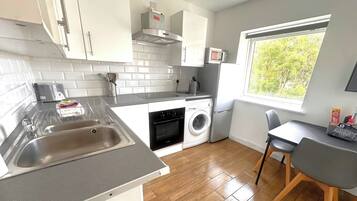 Fridge, microwave, oven, coffee/tea maker