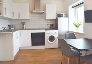 Fridge, microwave, oven, coffee/tea maker