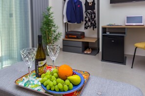 Standaard kamer | Een bureau, gratis wifi, beddengoed