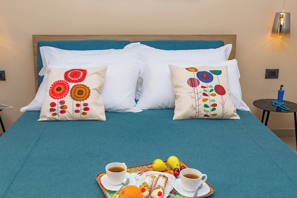 Double or Twin Room, 1 Double Bed | Bathroom | Shower, rainfall showerhead, hair dryer, bidet