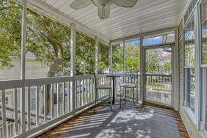 Property grounds - Piper's Retreat - Four Bedroom, Three Bath Dog Friendly Home (Surfside Beach)