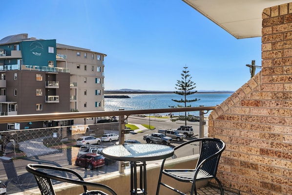 Outdoor dining - Breakers 6 - Ocean Views at The Breakers (Forster)