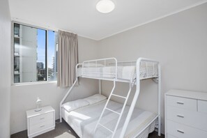 2 bedrooms