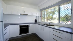 Fridge, microwave, oven, stovetop - Paradise Court 1 - Marina Views (Forster)