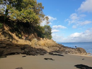 On the beach, beach towels - T2 (2-4 pers.) by the sea, ideal location (Douarnenez)