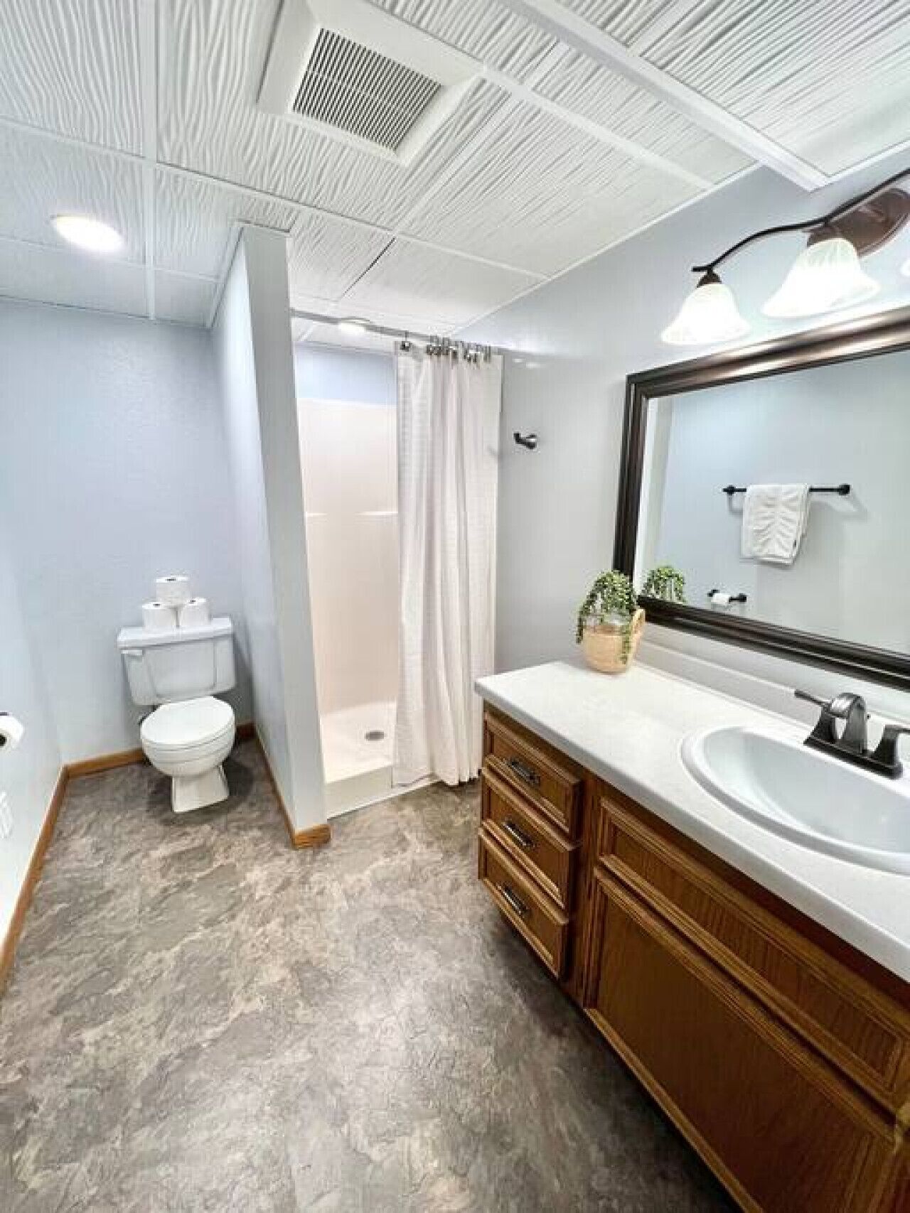 Combinazione doccia/vasca, asciugacapelli