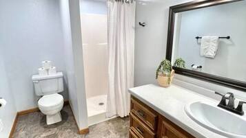 Combinazione doccia/vasca, asciugacapelli