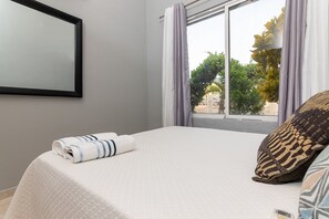 3 bedrooms, WiFi, bed sheets, wheelchair access