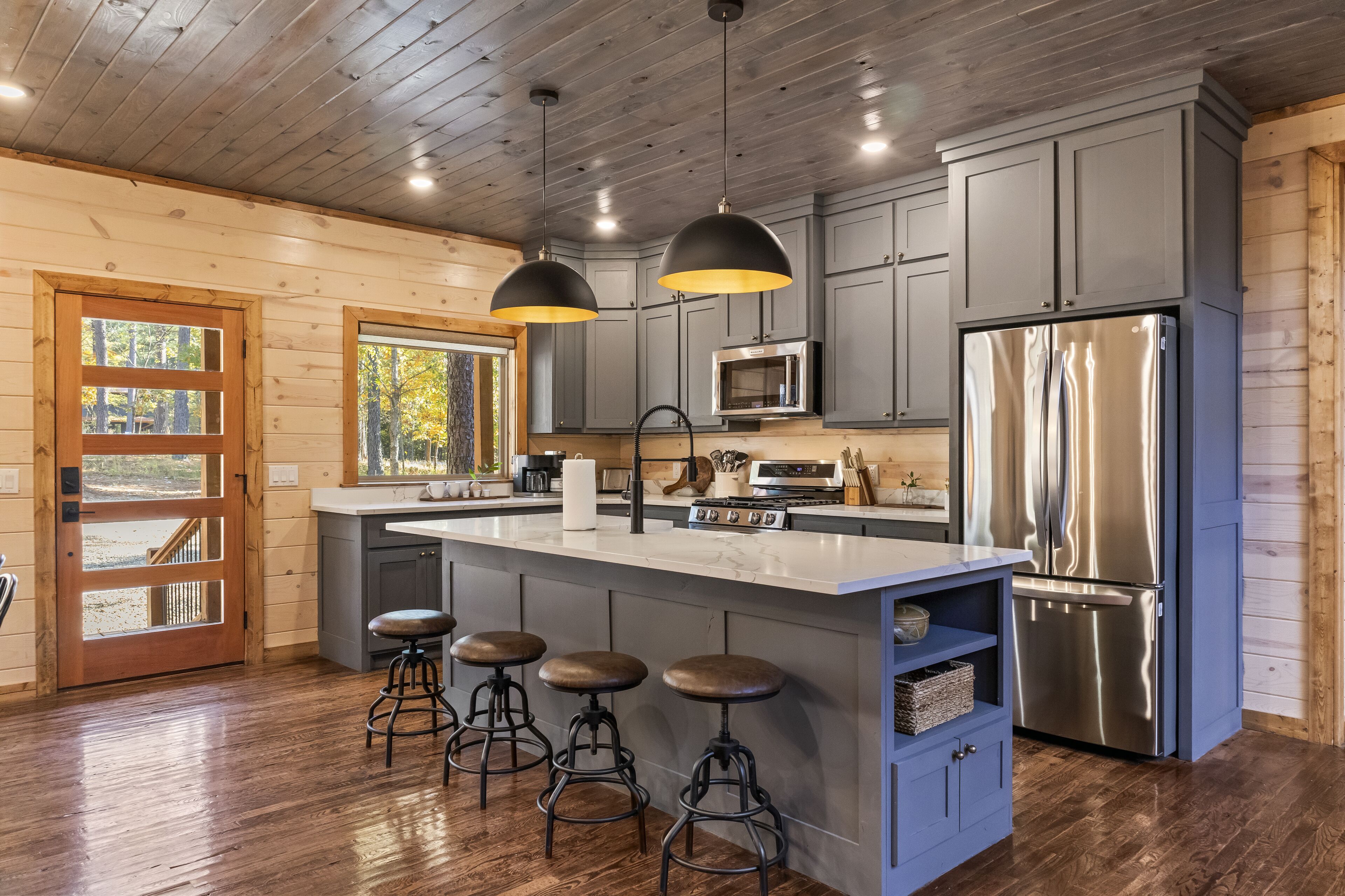 冰箱、微波炉、烤箱、炉灶