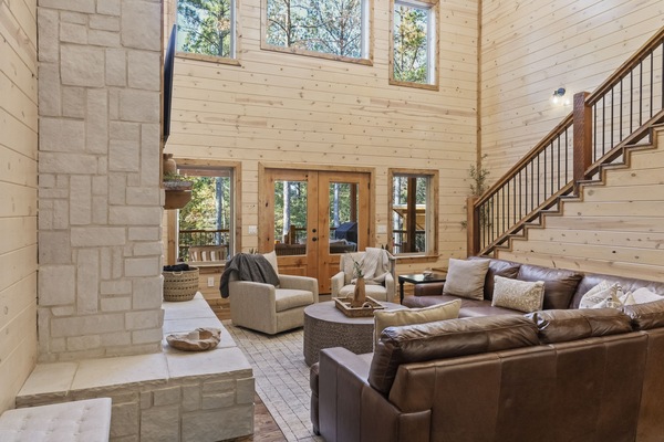 Smart TV, fireplace